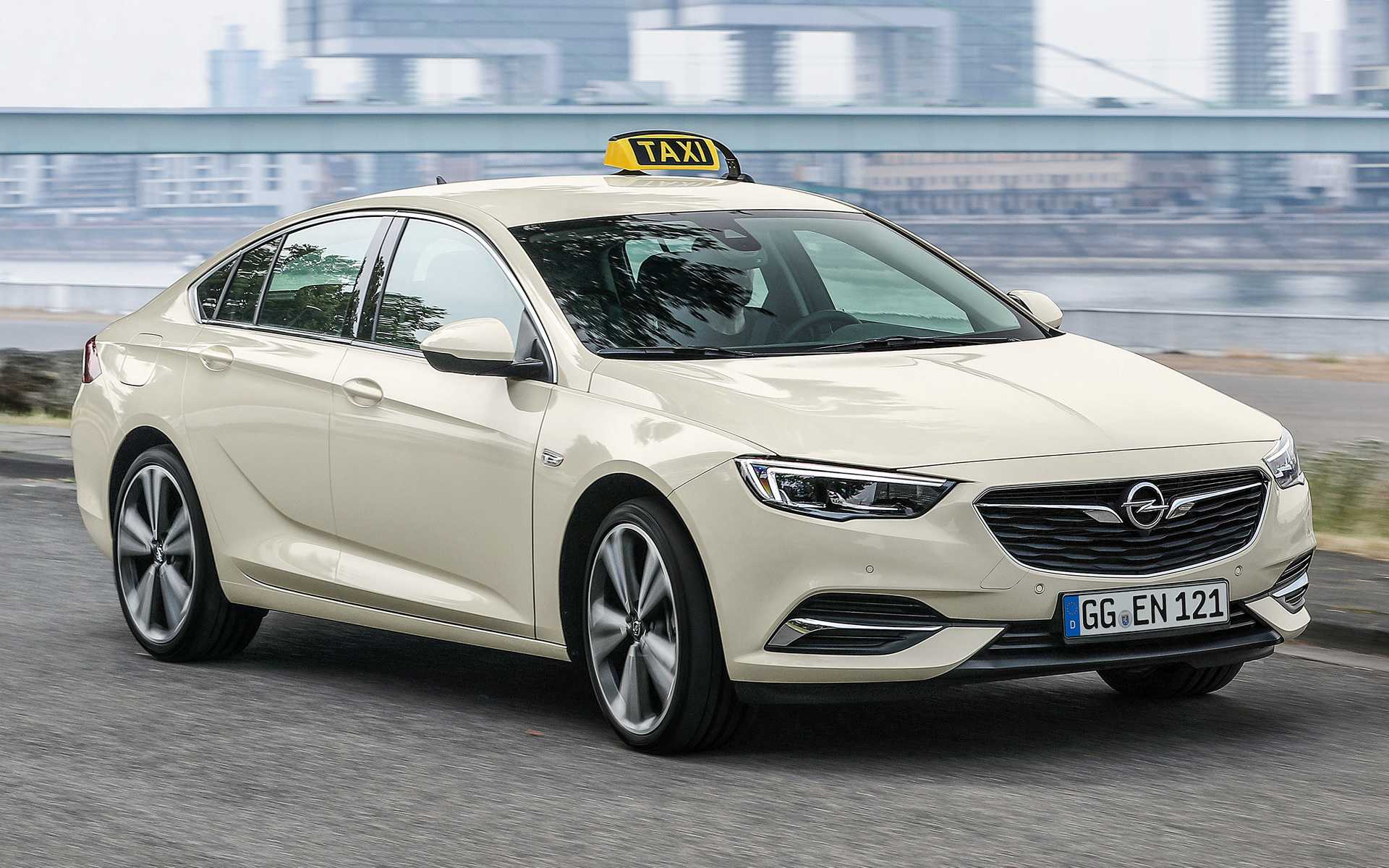 Opel insignia sports tourer: длиннее и легче - опель 2023