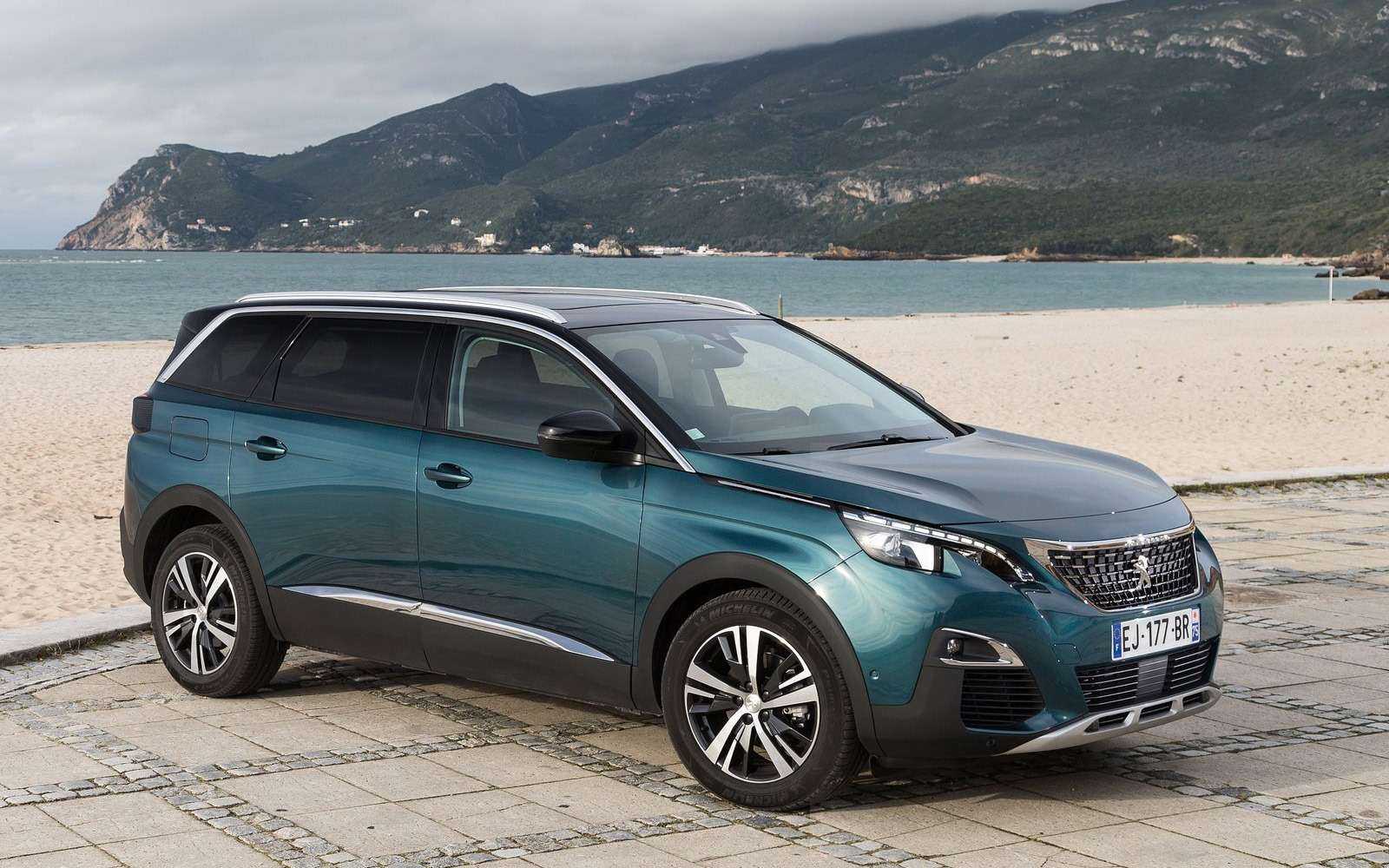 Peugeot 5008: комплектации и цены официальные, фото в новом кузове, модификации и оборудование автомобиля на 2023 год