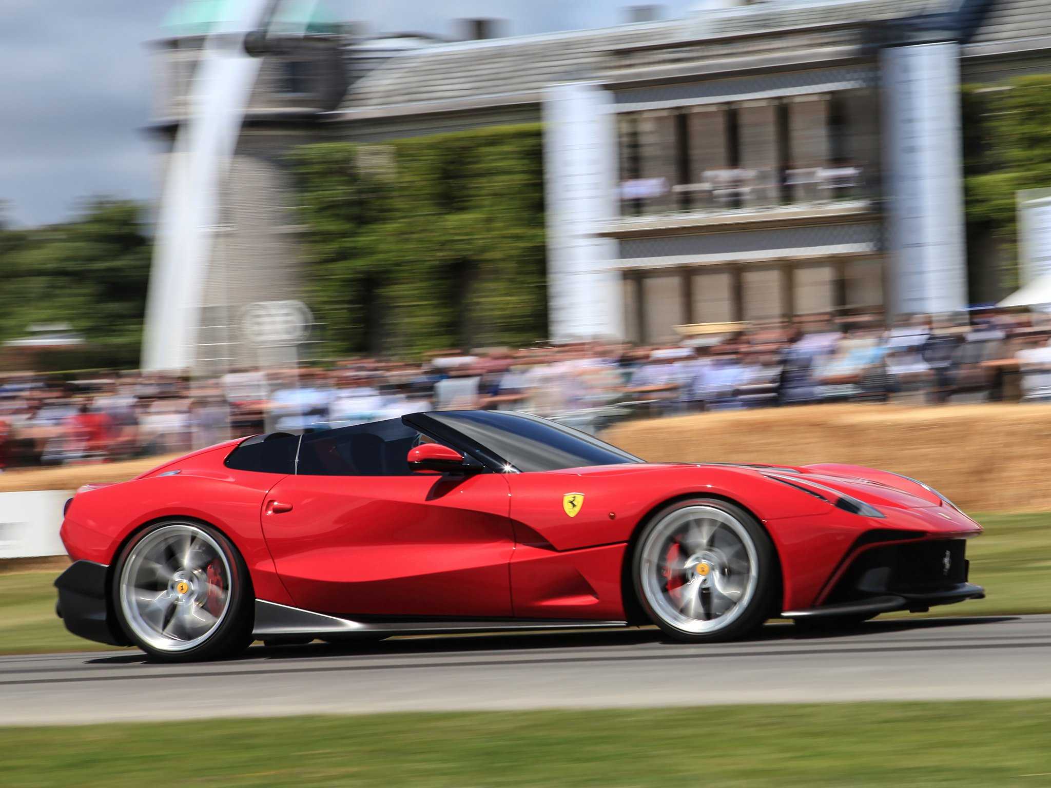 Ferrari f12 berlinetta 2017-2018: цена, фото