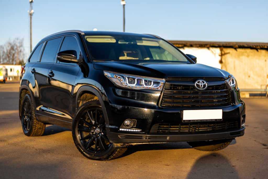 Прежде чем покупать новый Toyota Highlander 4 или любую другую машину, предварительно стоит изучить отзывы владельцев, которые поделились своим опытом