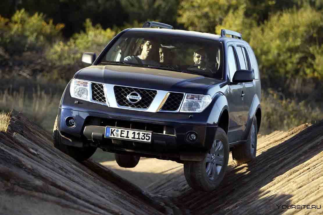 Сравнение mitsubishi pajero sport и nissan pathfinder — какой автомобиль лучше