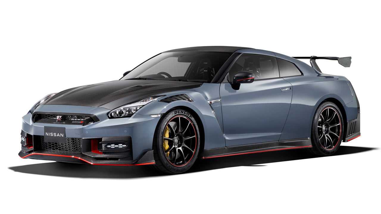 Еще в апреле 2021 года компания Nissan Motor анонсировала появление у суперкара Nissan GT-R R35 двух прощальных исполнений - NISMO и NISMO Special