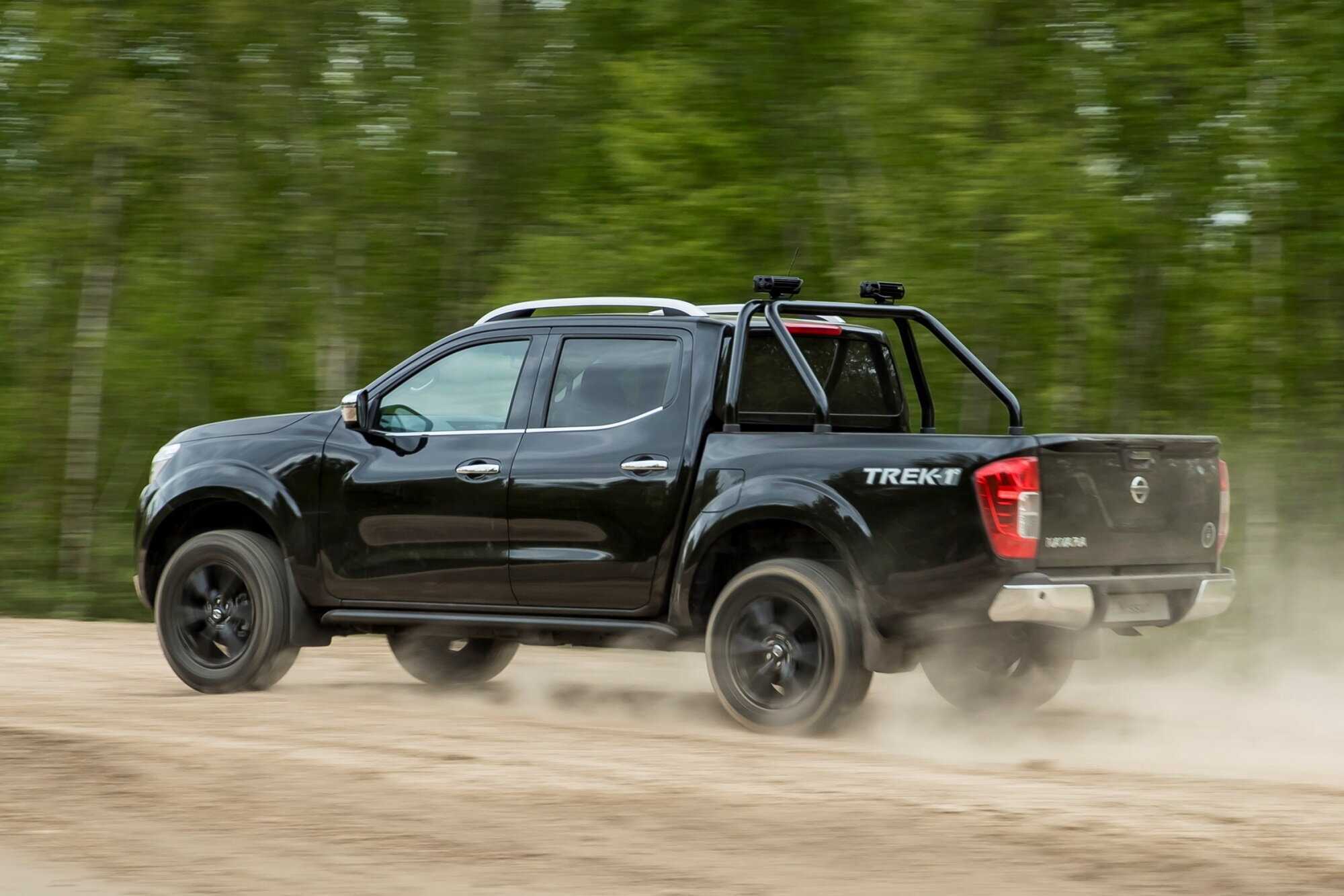 Обновленный пикап nissan navara получил флагманскую версию pro-4x