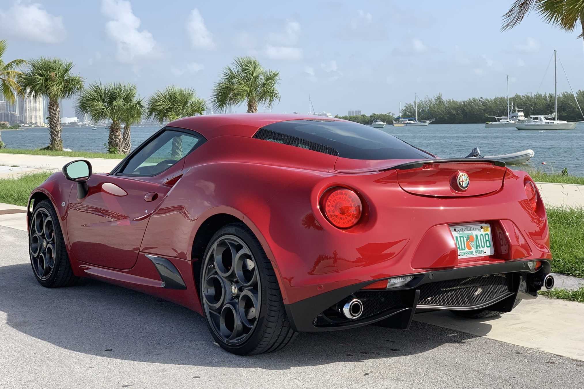 Alfa Romeo 4c stance