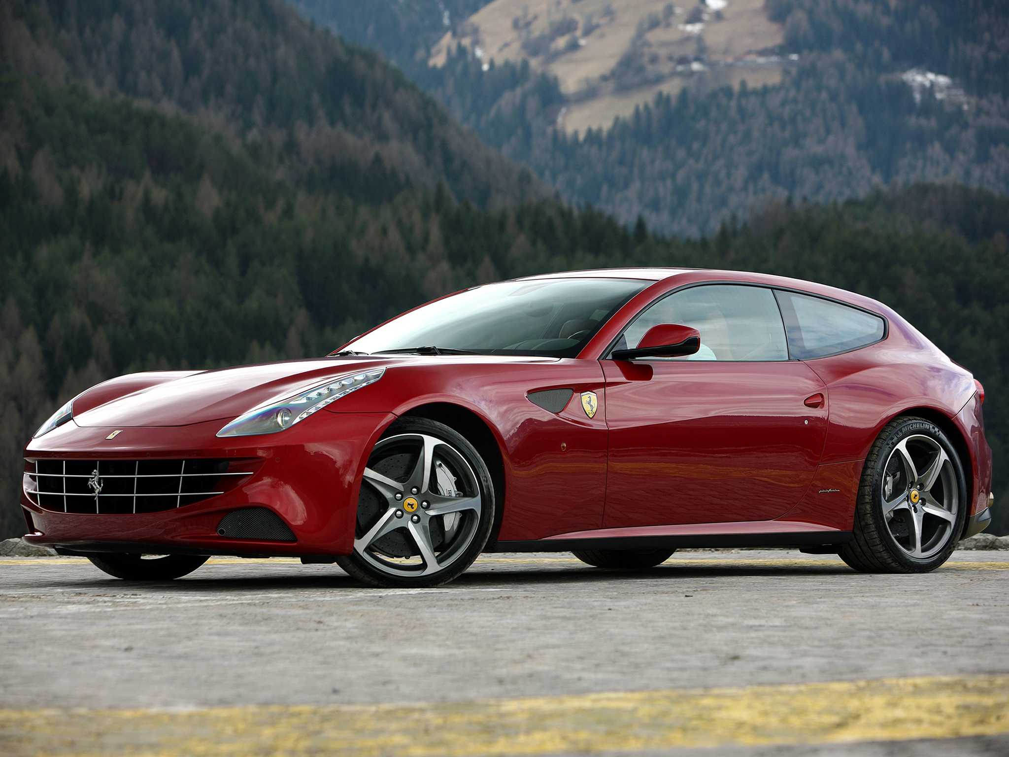 Обновленная версия ferrari ff получила иное название и 680-сильный «атмосферник»