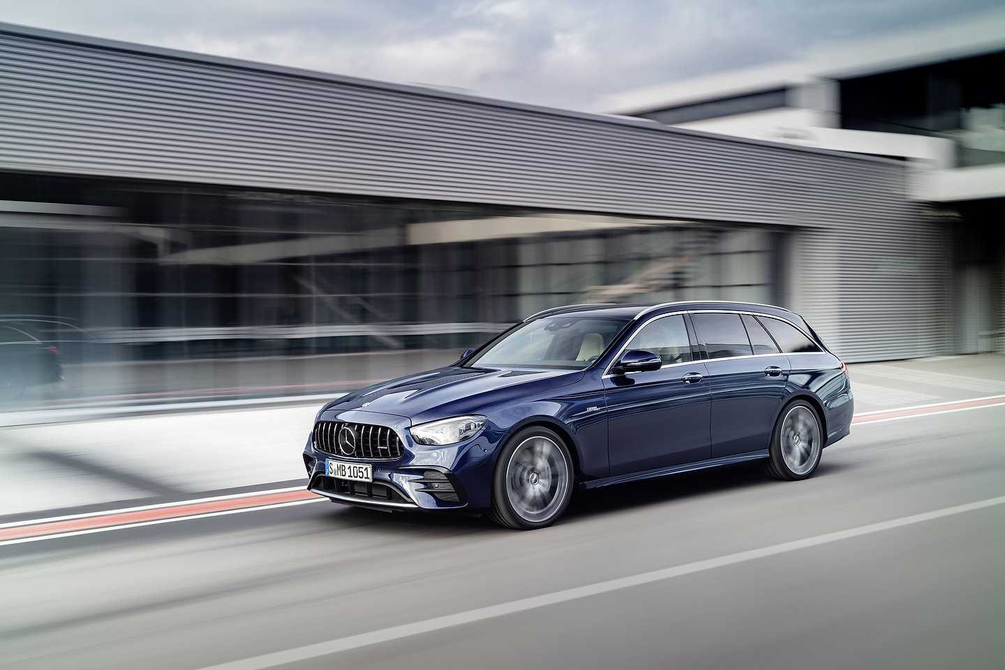 Сколько стоит мерседес е63 amg. обновленный mercedes e63 amg w212 стал мощнее