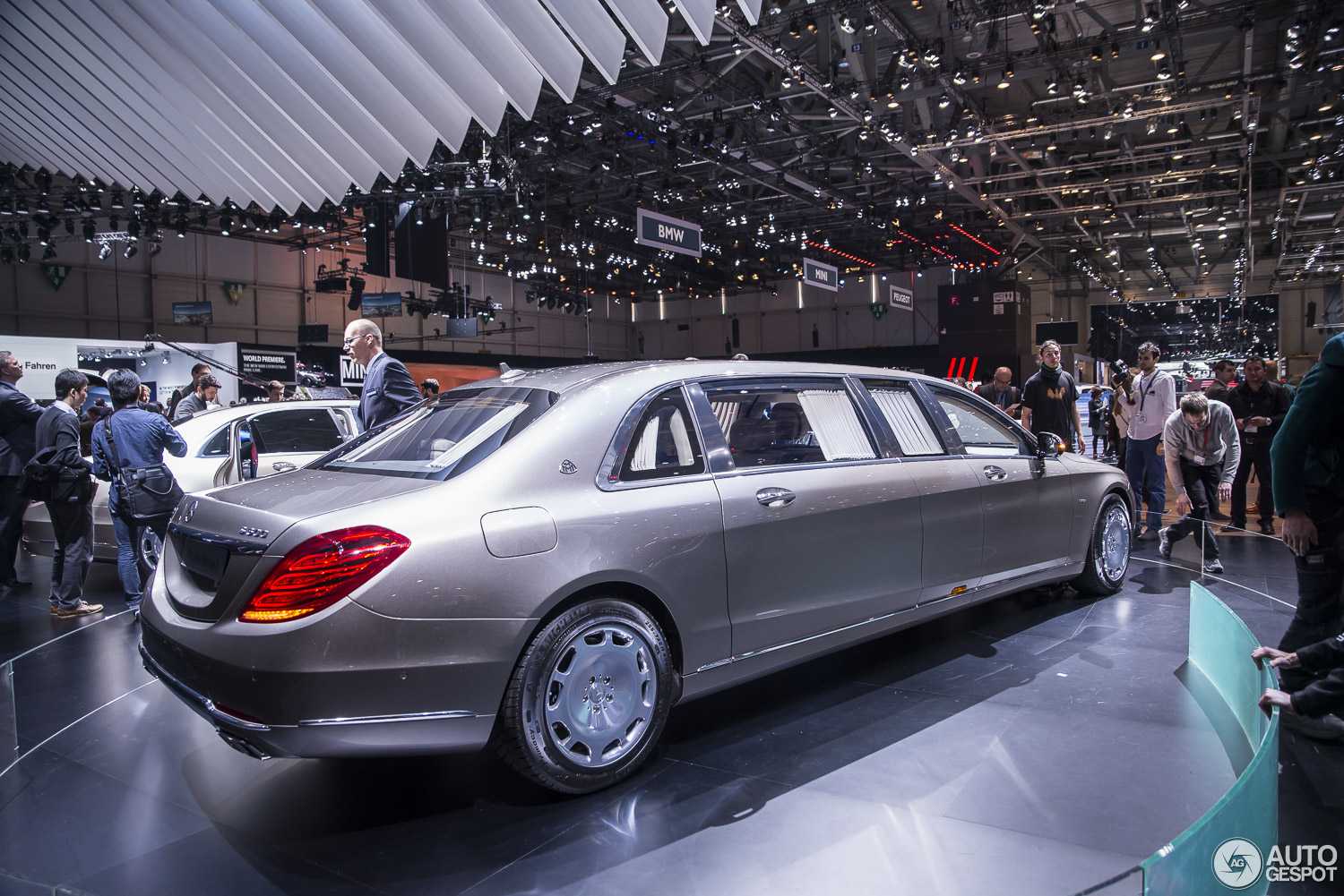 Характеристики и комплектация мерседес майбах s600 2015