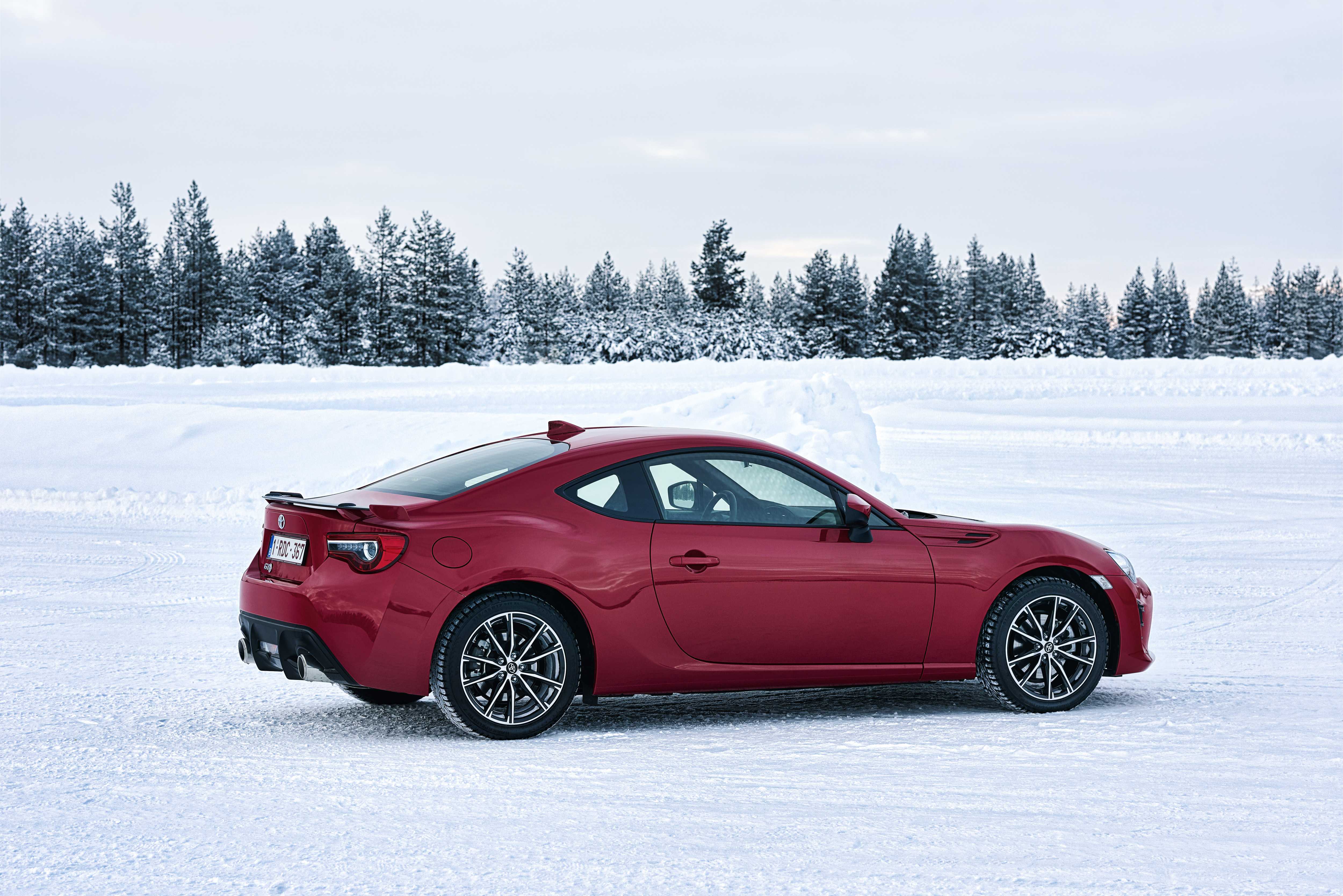 Toyota gt86: поколения, кузова по годам, история модели и года выпуска, рестайлинг, характеристики, габариты, фото - carsweek