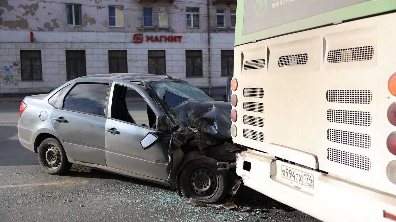 На холостых оборотах загорается лампочка давления масла: причины, почему мигает лампа