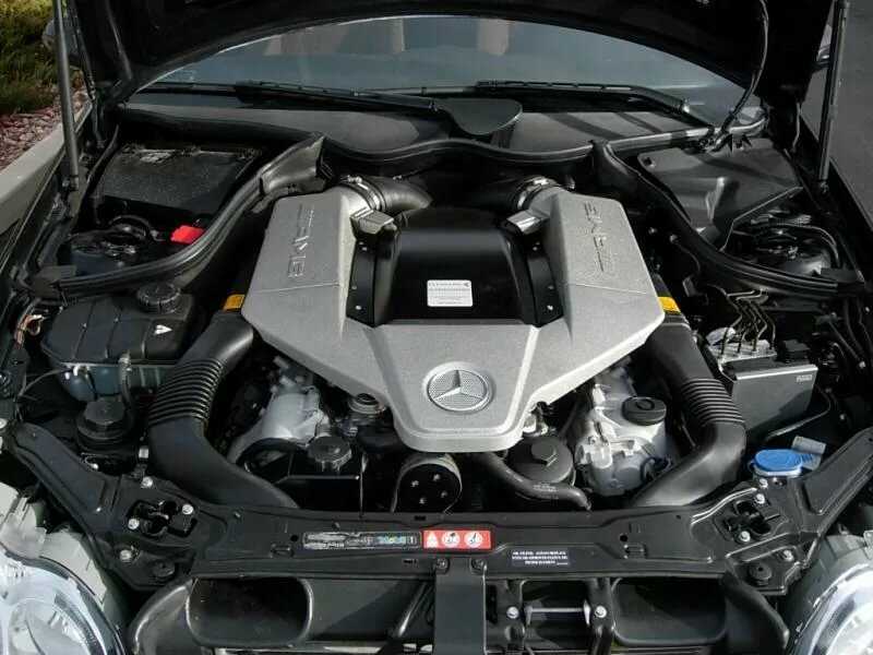 Заряженный седан Mercedes С63 AMG, построенный на базе цешки в кузове W204, представили летом 2007 года на специальном мероприятии в Штутгарте
