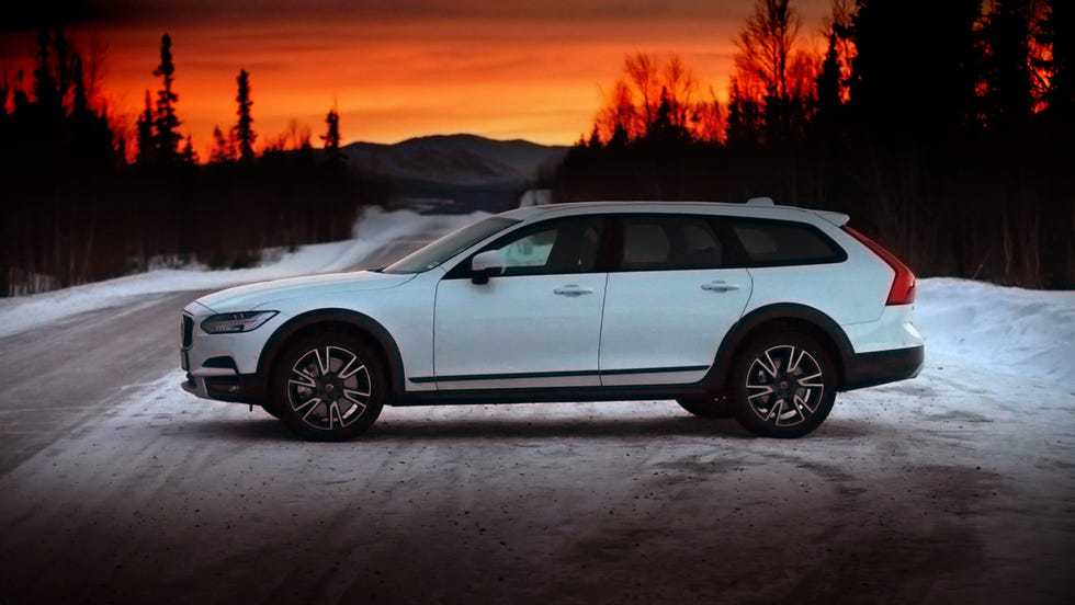 Тест-драйв Volvo V90 Cross Country - видео обзор и фото новый кузов