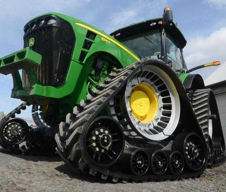 S tractor. Гусеничный ход Poluzzi track System. Трактор на гусеничном ходу. Трактор Рено гусеничный. Caterpillar трактор гусеничный.