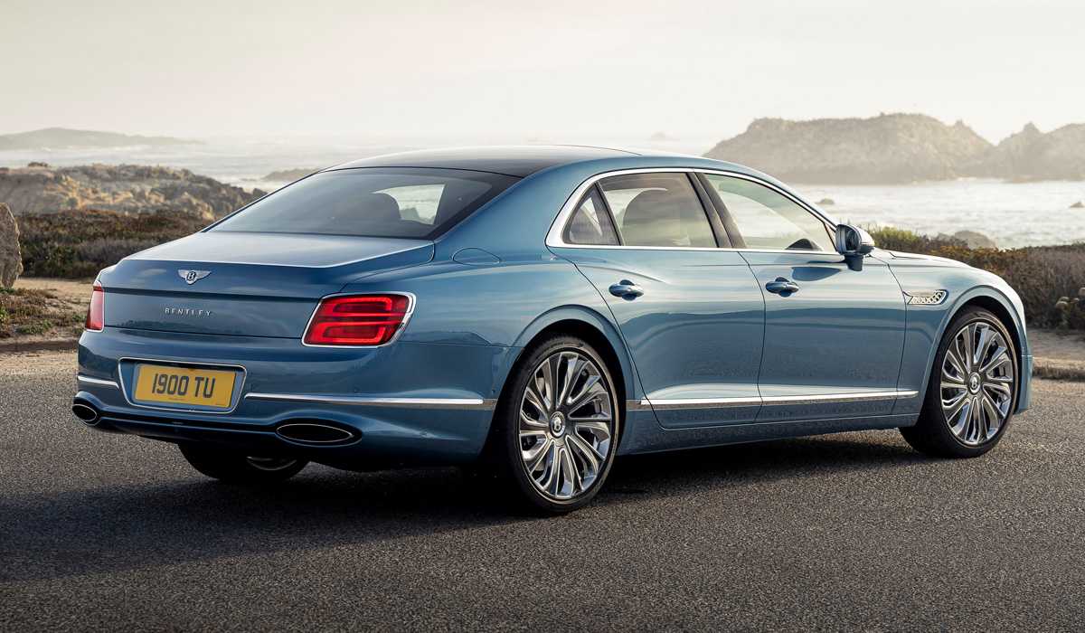 Компания Bentley подготовила спецверсию Mulliner для своего флагманского седана Mulsanne Широкой публике автомобиль впервые был показан на мотор-шоу в