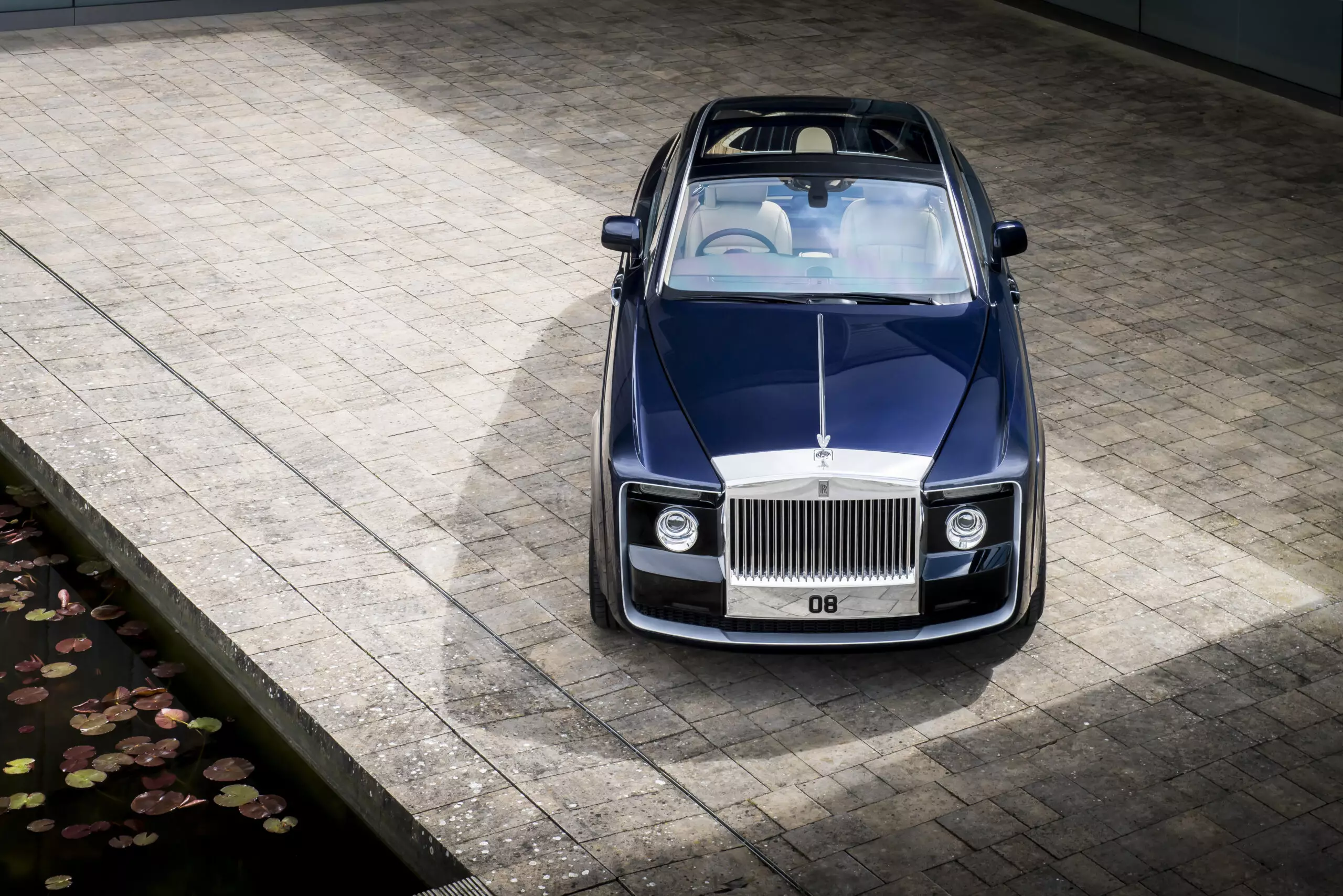 Rolls-royce phantom 2022-2023 цена, технические характеристики, фото и видео