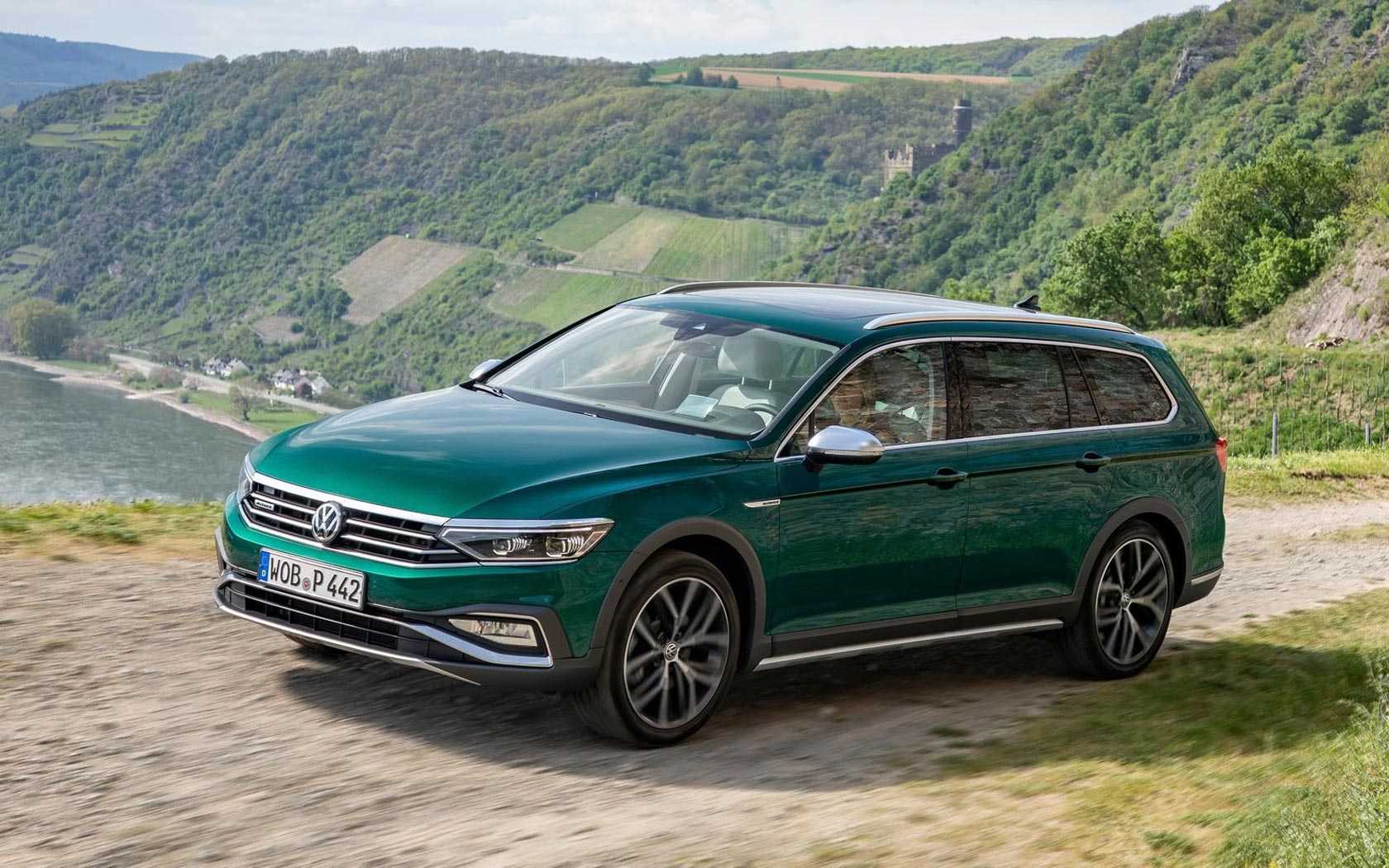 Volkswagen Passat Alltrack - фото нового кузова, фото внутри салона автомобиля экстерьер и интерьер новой модели