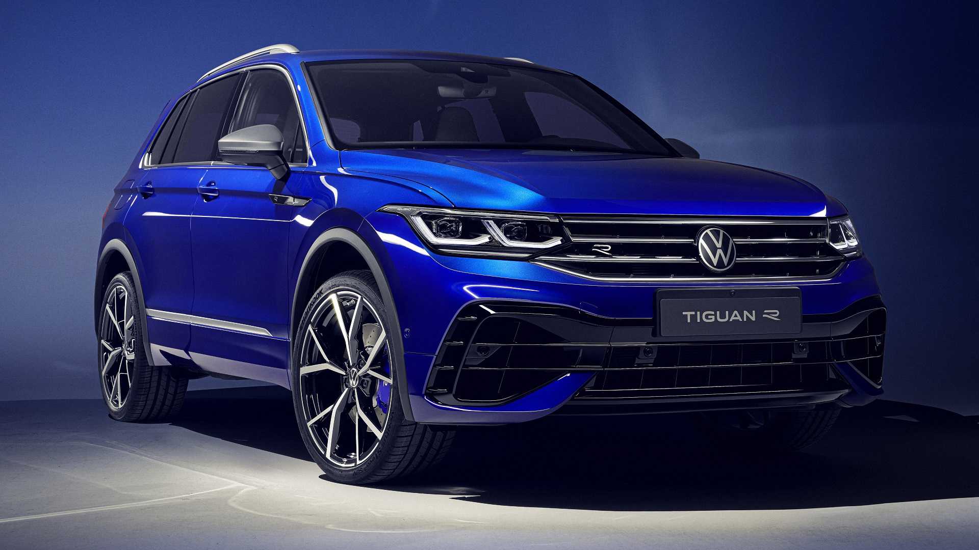 Российские дилеры открыли прием заказов на обновленный кроссовер Volkswagen Tiguan 2021, производство которого, как и прежде, налажено на предприятии