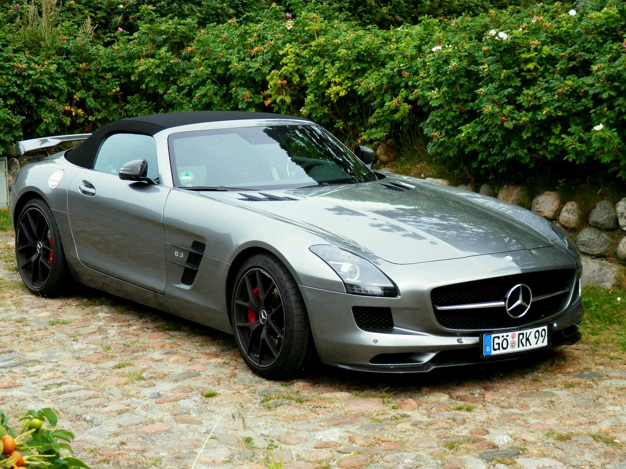 Mercedes Benz SLS AMG gt Roadster