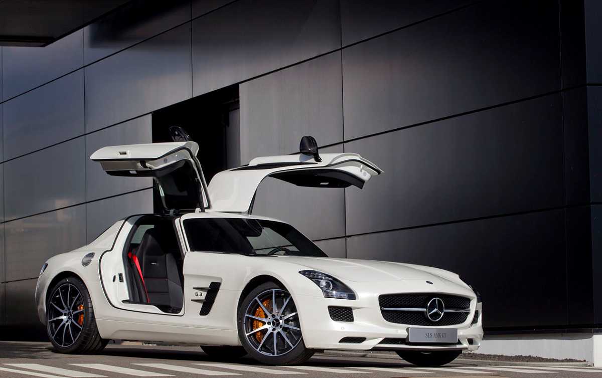 Mercedes-benz представил "заряженный" суперкар sls amg