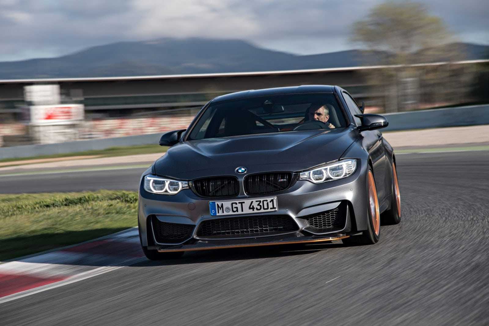 Обзор автомобиля BMW M4 Coupe F82 2014-2015 Технические характеристики, фото и цены нового БМВ М4 купе Ф82