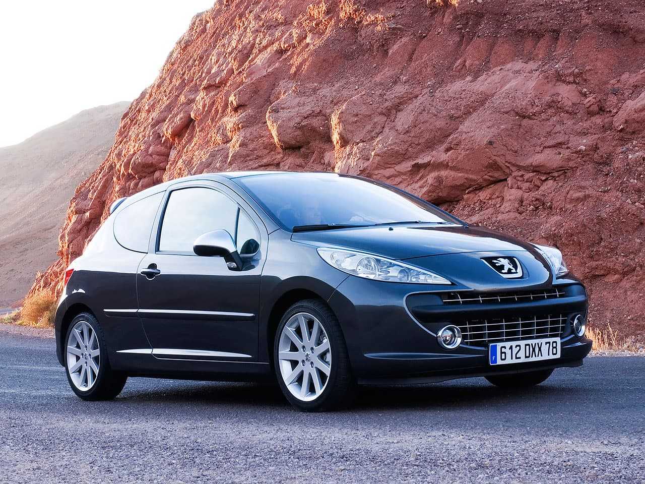 Peugeot 408: поколения, кузова по годам, история модели и года выпуска, рестайлинг, характеристики, габариты, фото - carsweek