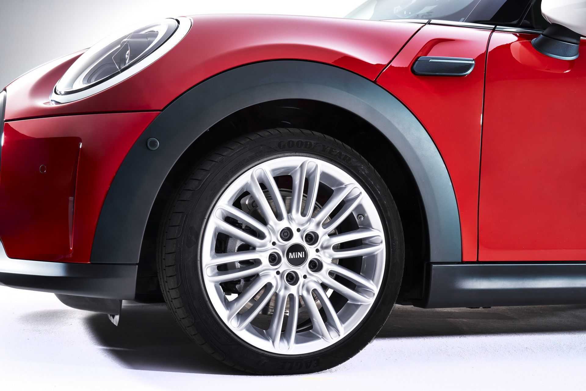 Новые автомобили MINI 2023: цены и комплектации на весь модельный ряд MINI, модификации, оборудование и дополнительные опции автомобиля, тест-драйвы и фото новых моделей
