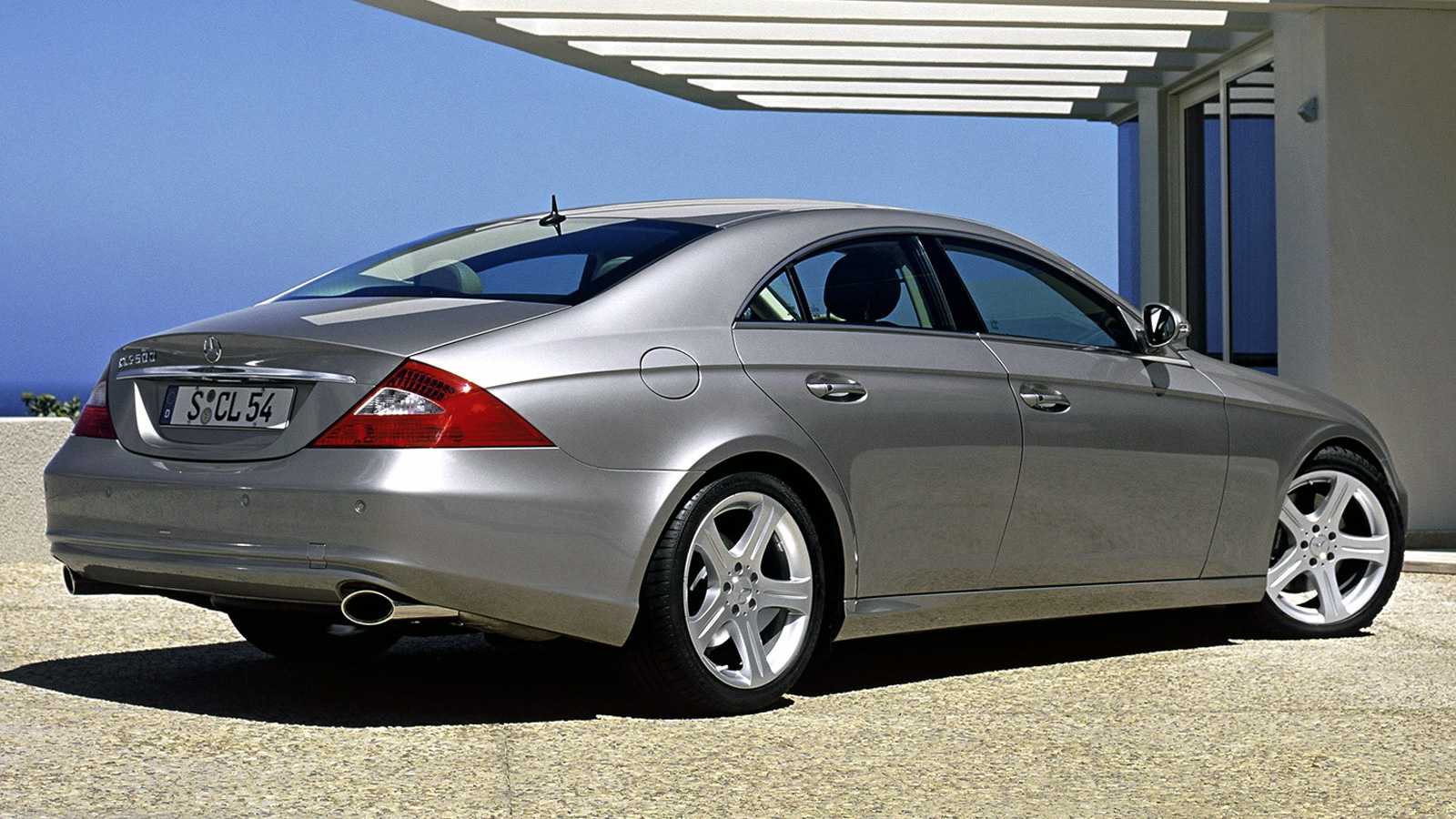 Mercedes-Benz CLS W219 - роскошное заднеприводное четырехдверное купе первого поколения, появлению которого предшествовал концепт Vision CLS, впервые