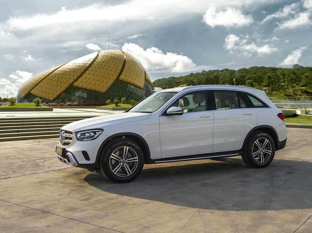 Mercedes-benz glc после рестайлинга: теперь с ним можно поговорить!