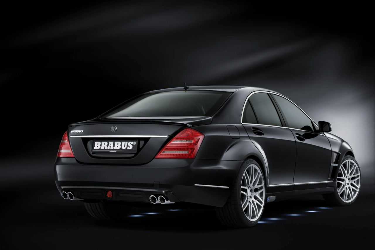 В тюнинговом ателье Brabus продолжают безумствовать На днях они представили Mercedes SV12 R, а теперь подготовили The Black Baron на базе нового Mercedes E-Class W212