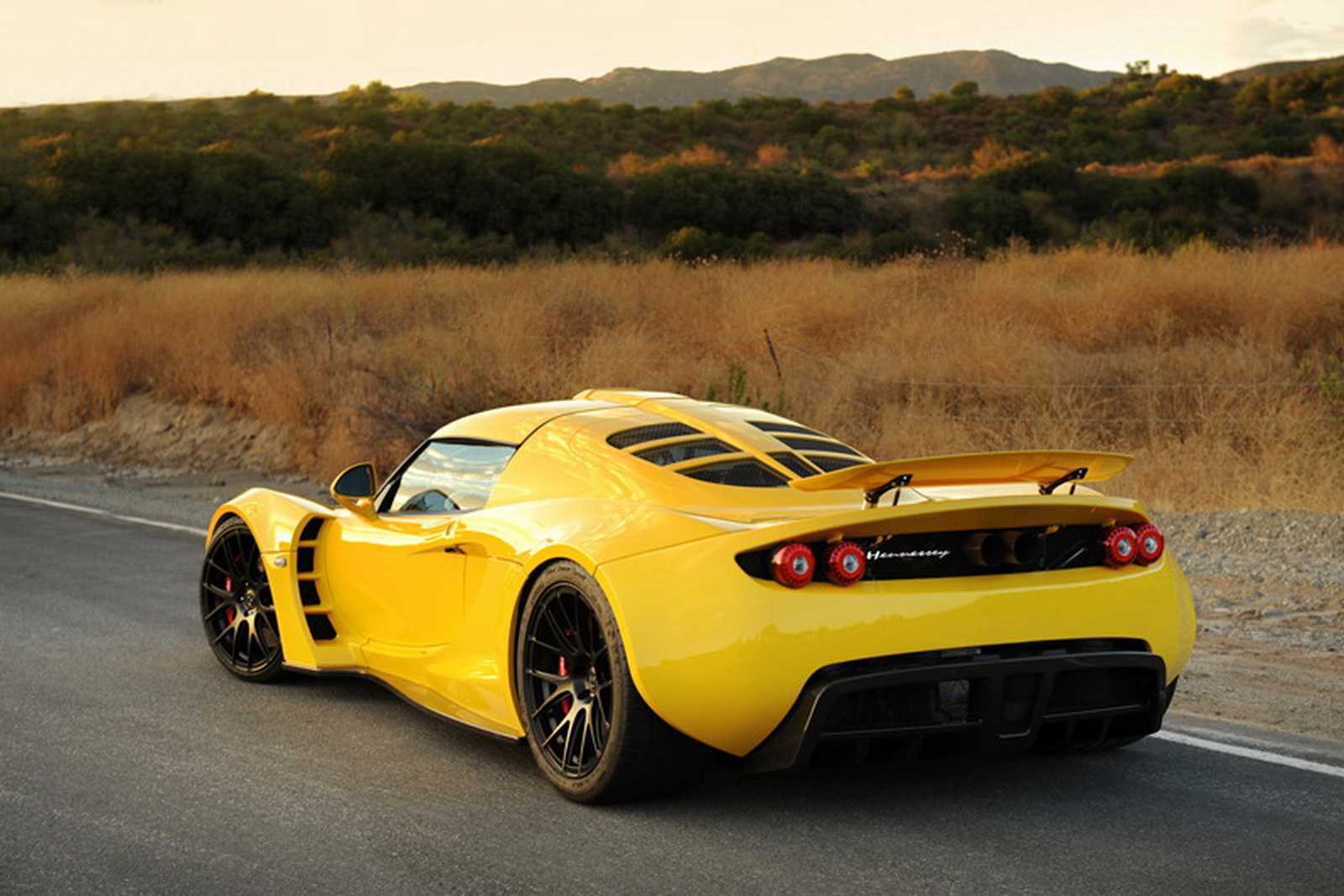 Машина Hennessey Venom gt