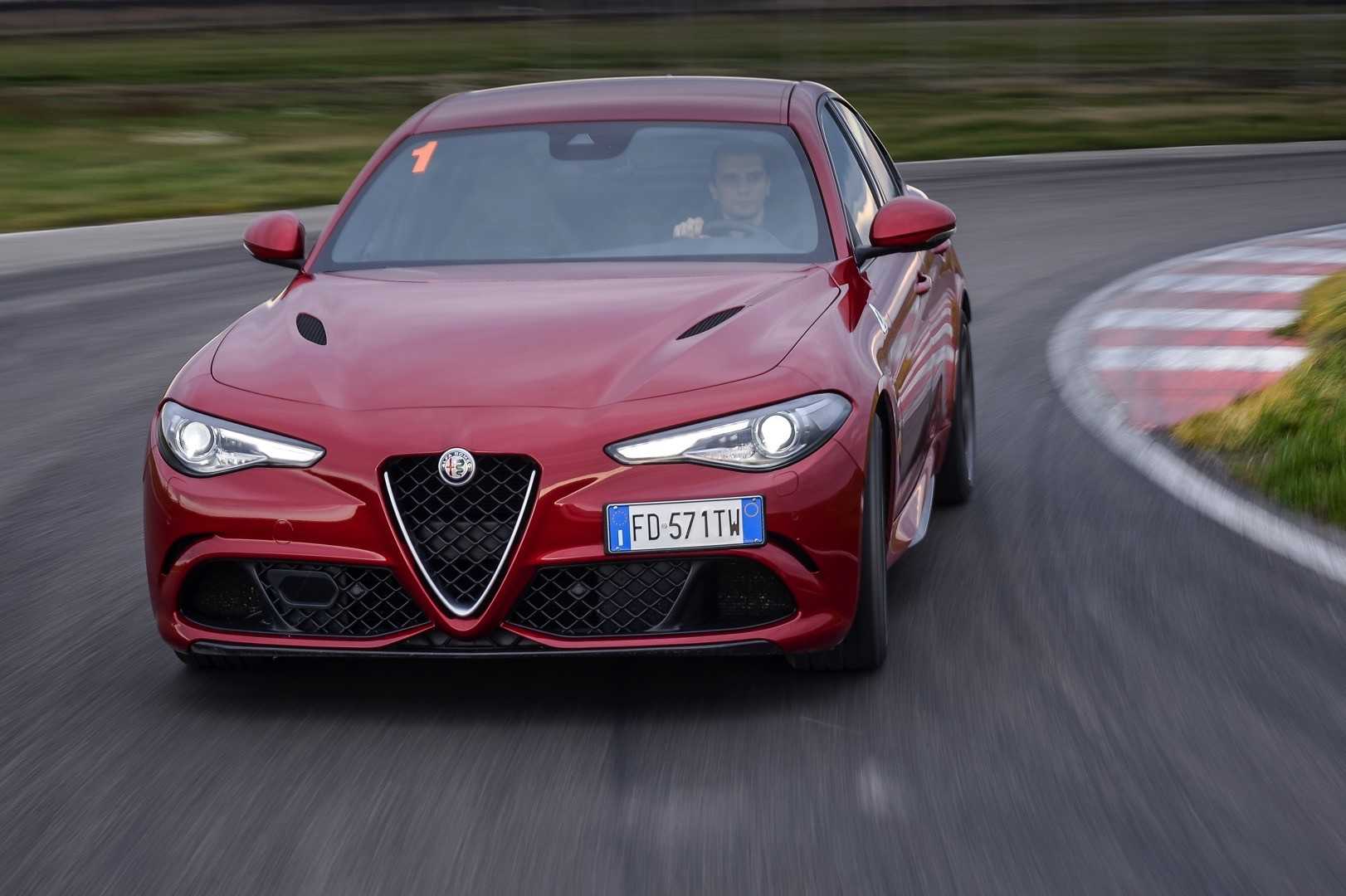 Альфа ромео джулия гражданская версия. новая alfa romeo giulia – великолепный итальянский седан