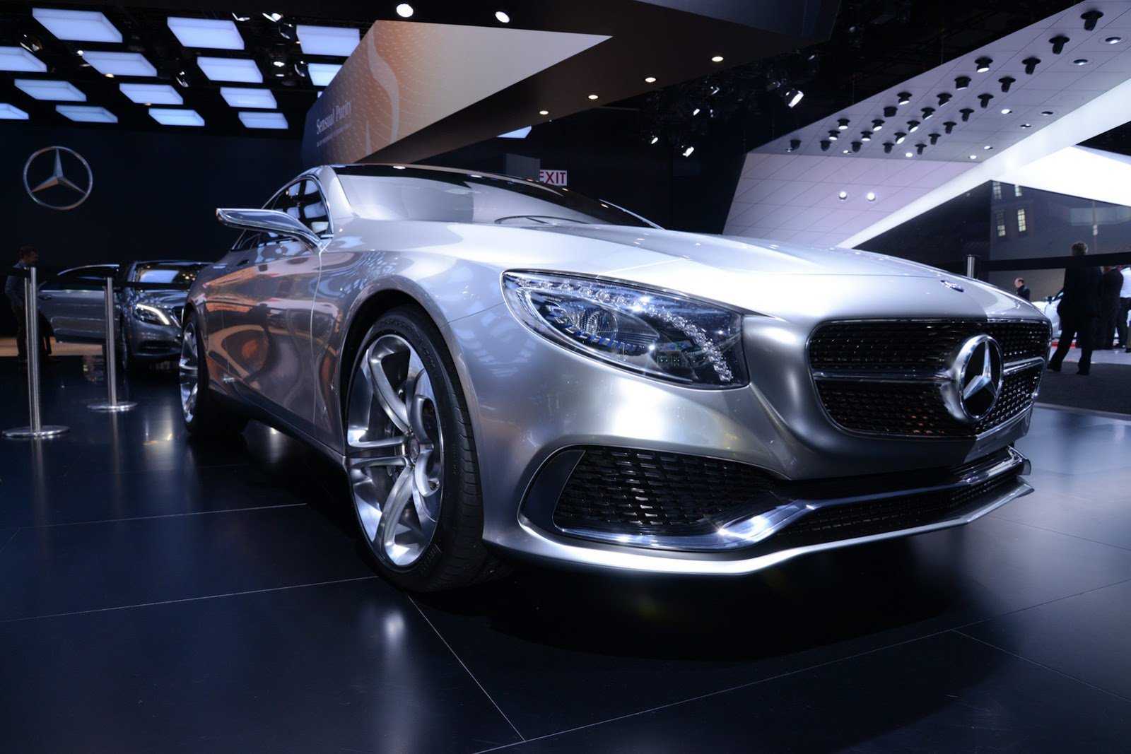 Mercedes-Benz GLB: комплектации и цены официальные, фото в новом кузове, модификации и оборудование автомобиля на 2023 год