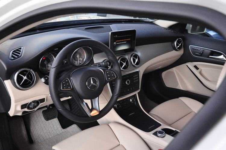 Самый маленький кроссовер mercedes-benz стал больше. представлен новый gla — wylsacom