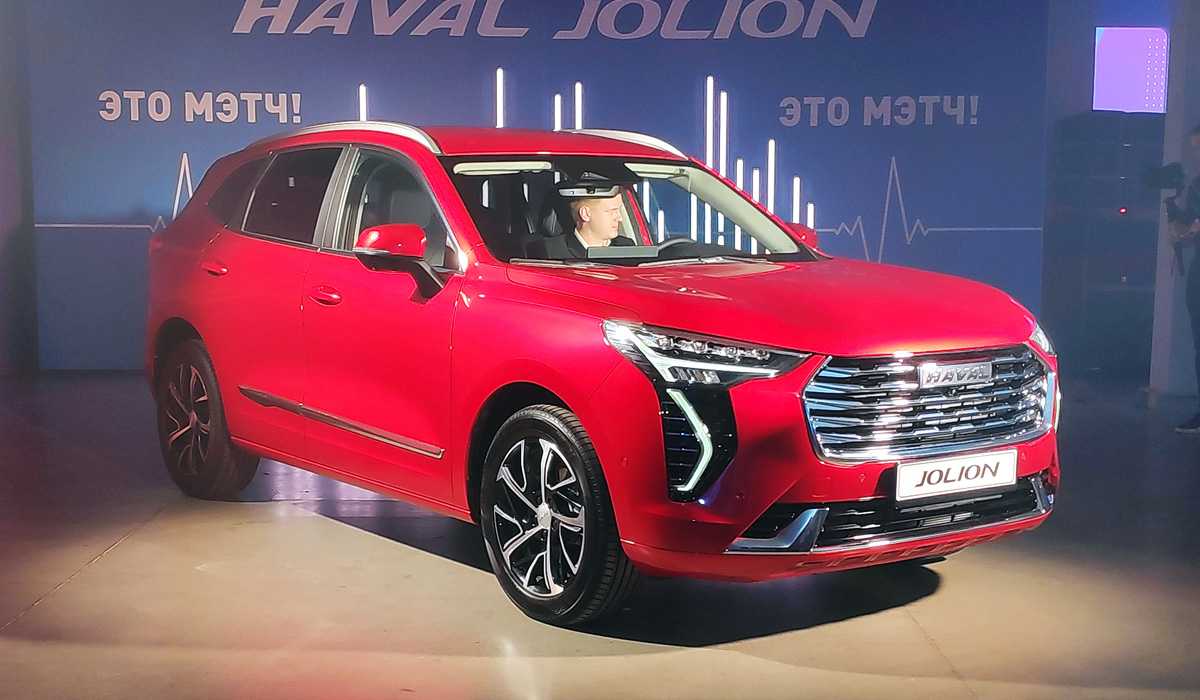 Прежде чем покупать новый Haval Jolion 2022-2023, предварительно стоит изучить отзывы владельцев, которые поделились опытом владения данного кроссовера, озвучили все его минусы и плюсы