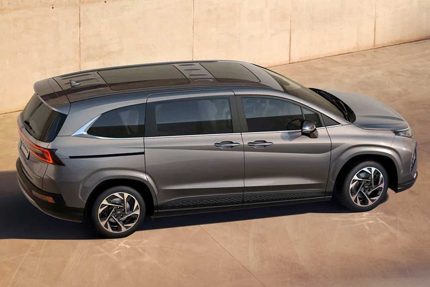 Hyundai показала пятиметровый минивэн custo