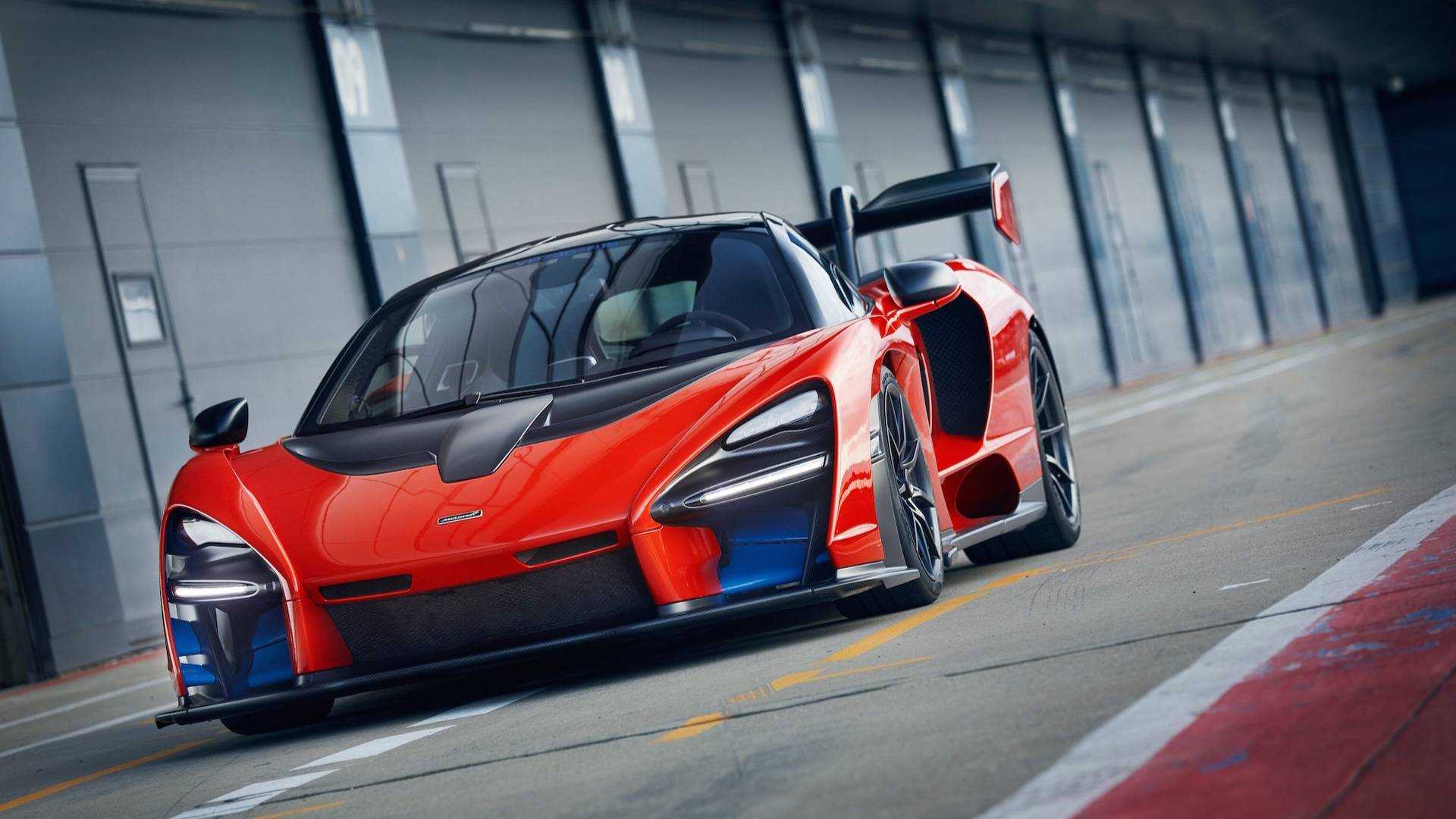В декабре две тысячи семнадцатого компания McLaren Automotive рассекретила суперкар Senna, названный в честь легендарного бразильского гонщика Айртона
