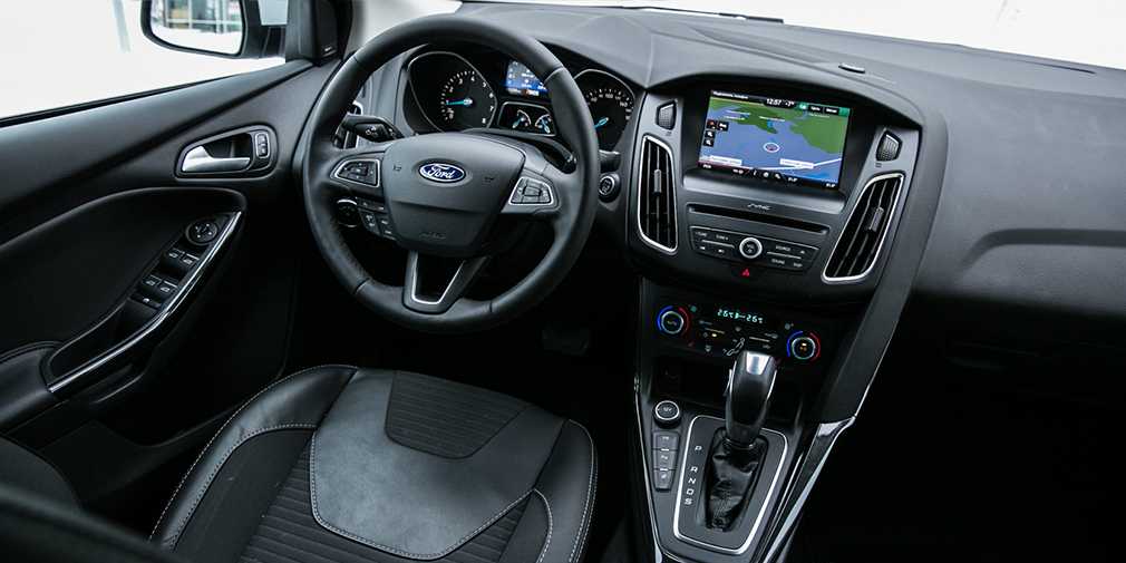 Сравнение ford focus и toyota corolla