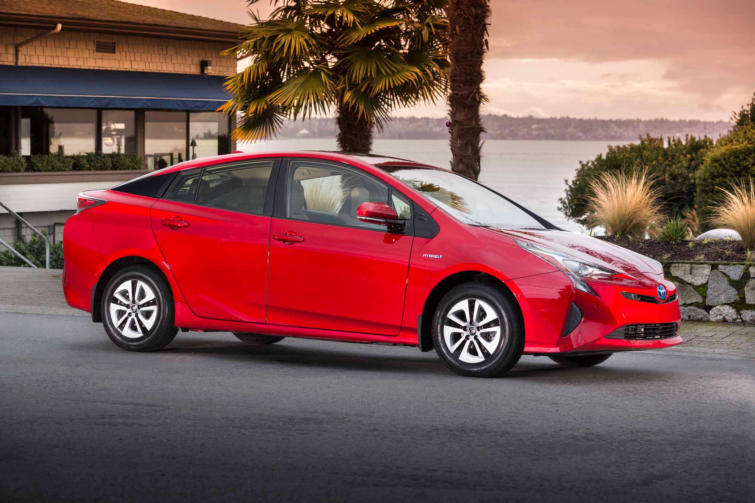 Toyota prius поколения 1, 2, 3, 4: дизайн, характеристики