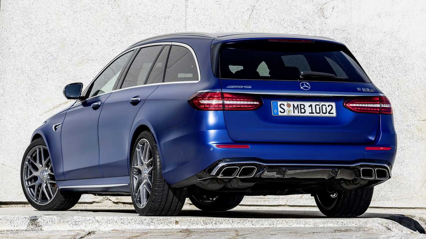 Обновленный mercedes e63 amg w212 стал мощнее. полный задний привод. тест mercedes-amg e63 s а на обычных дорогах