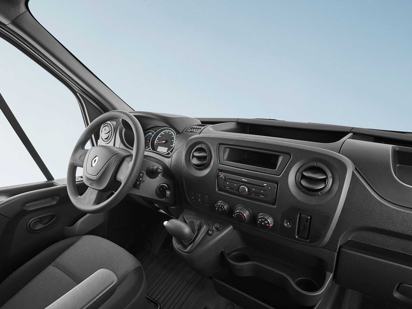 Renault Master: комплектации и цены официальные, фото в новом кузове, модификации и оборудование автомобиля на 2023 год