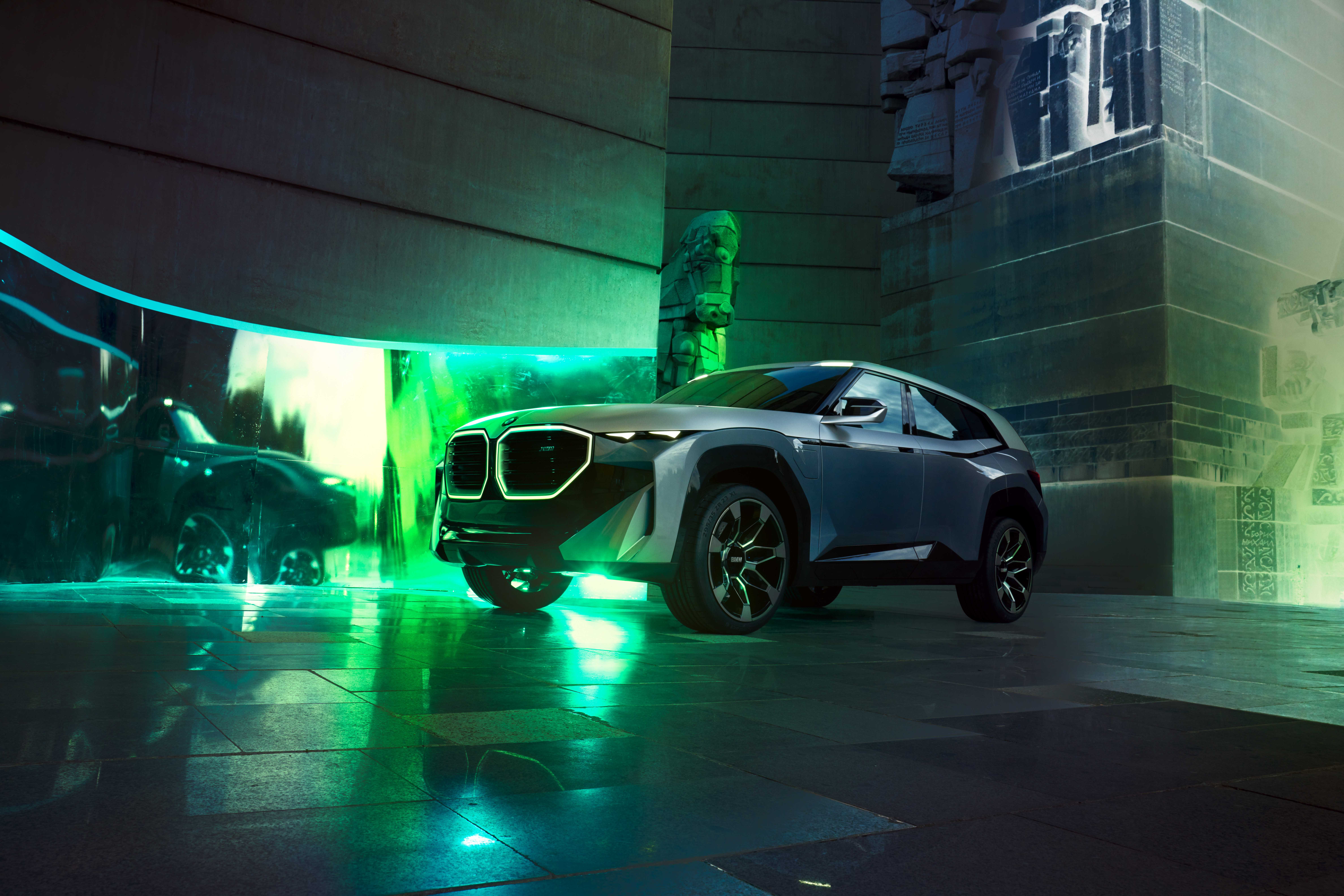 Bmw представил серийный гибридный кроссовер xm