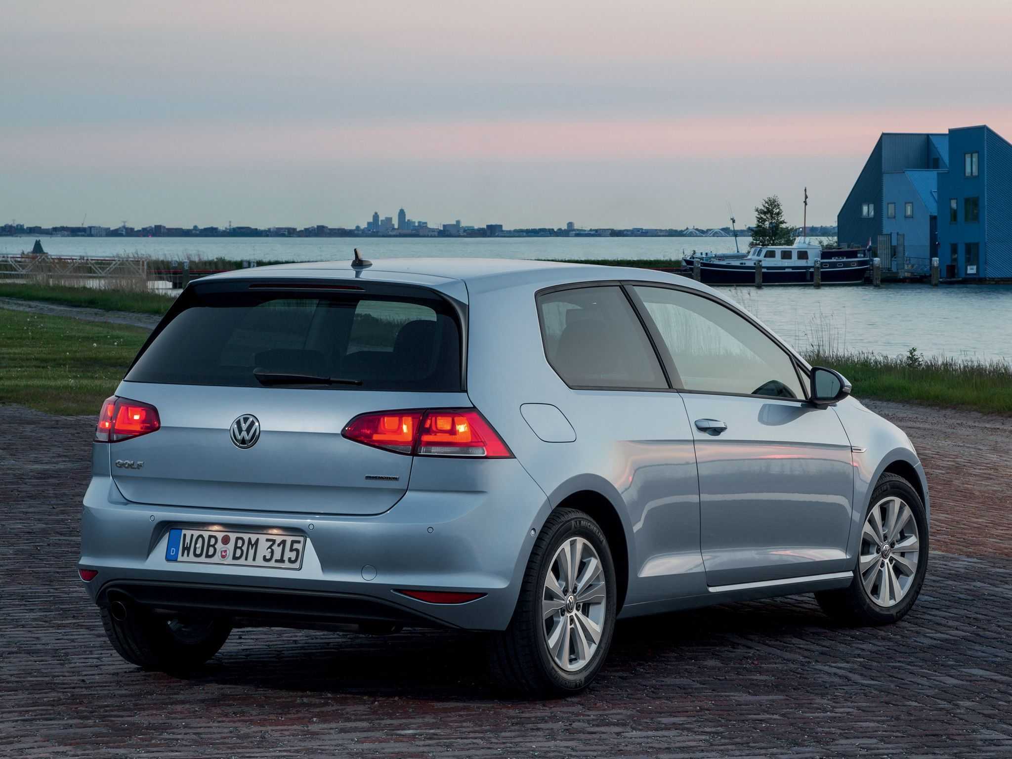 Обзор заряженного хэтчбека Volkswagen Golf 7 R 2014-2015 Технические характеристики, фото и цены на Фольксваген Гольф 7 Р