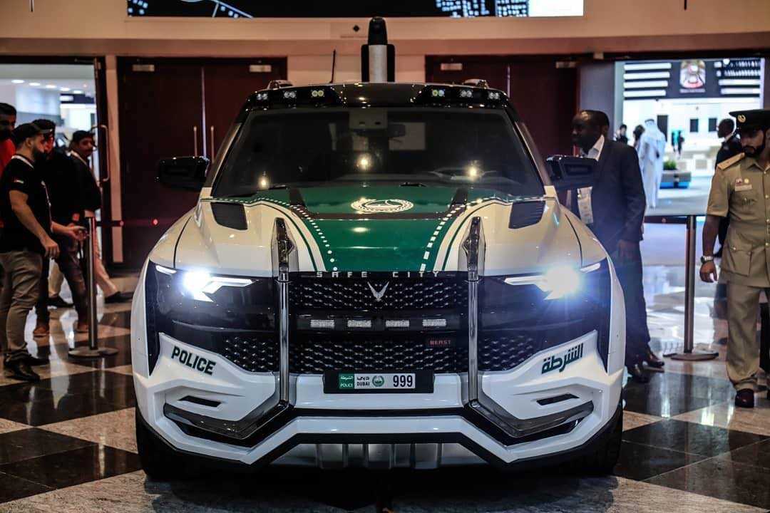 Компания w motors из дубая показала вездеход для полицейского спецназа