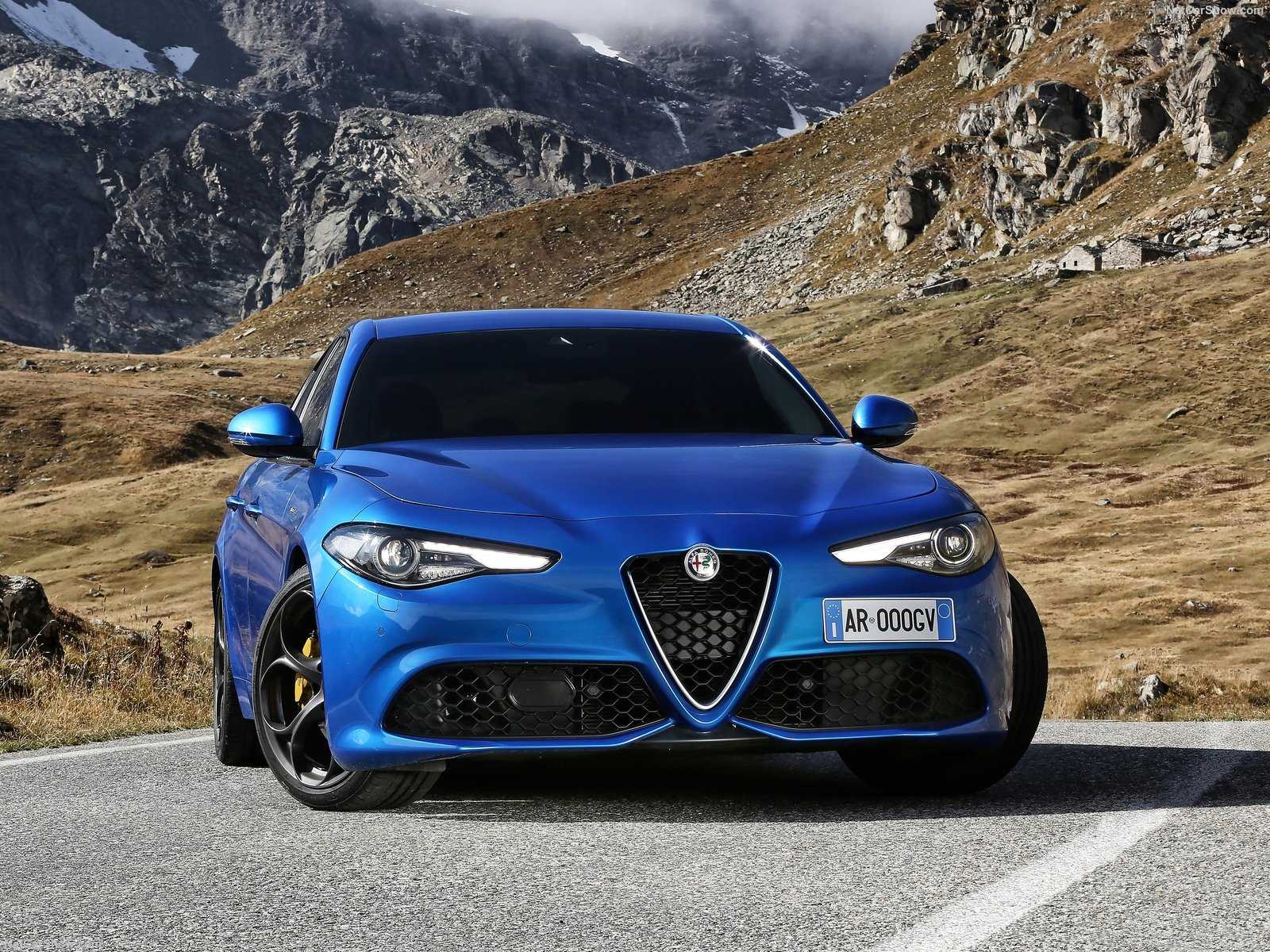 Alfa romeo giulia 2.0t 2021 года: компактный спортивный седан класса люкс с улучшенной динамикой вождения