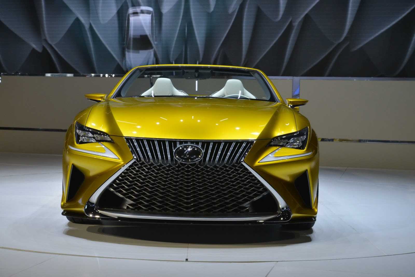Cadillac ats-v coupe racecar (2015) › характеристики, описание, видео и фото кадиллак атс-в купе рейскар › autozov.ru