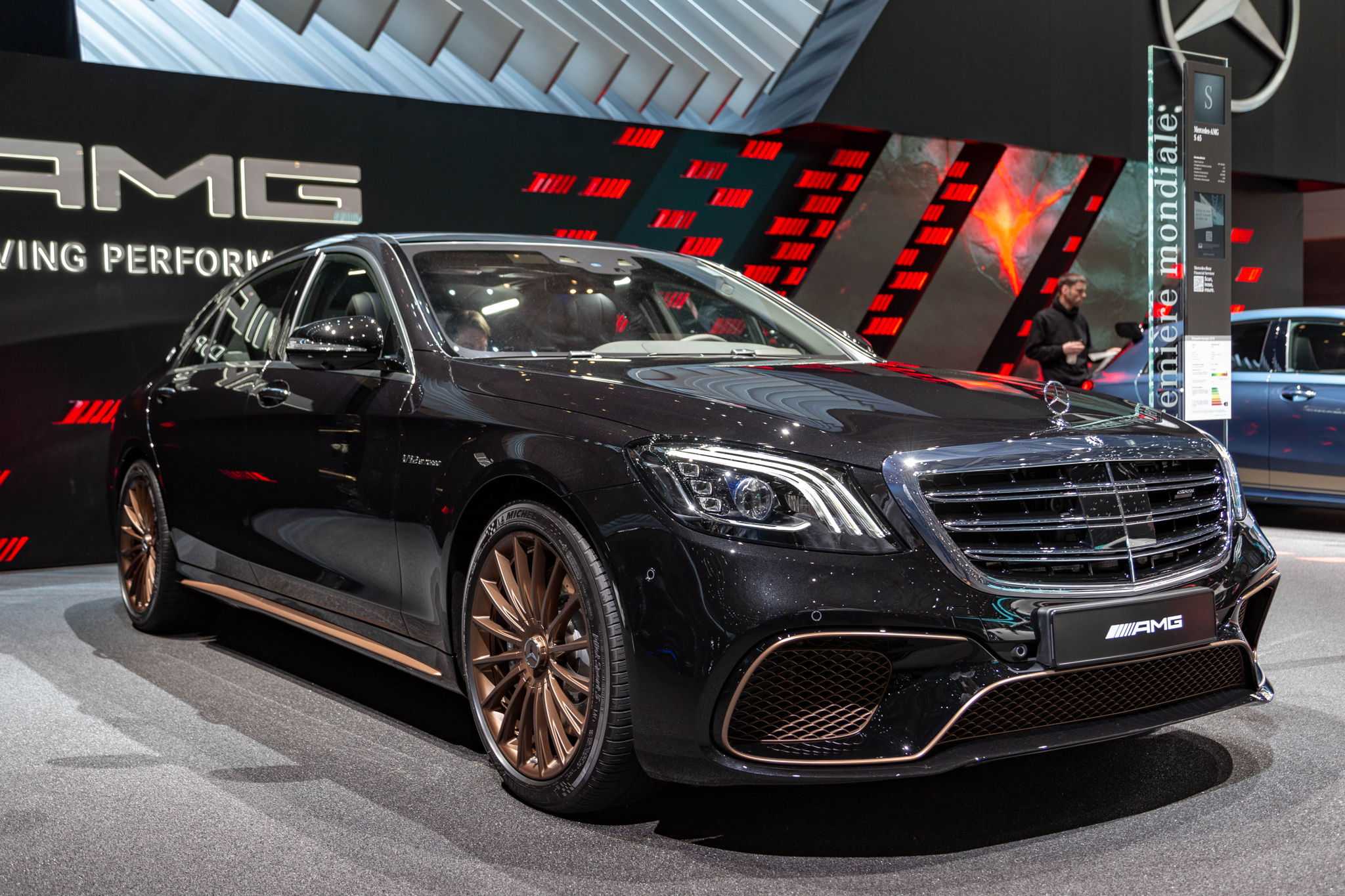 Ожидаемая премьера mercedes s65 amg v12 на автосалоне в детройте 2014