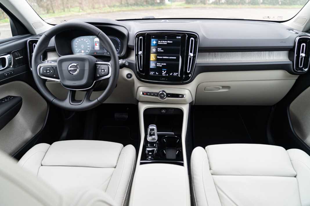 Volvo xc40 2020 года — самый популярный кроссовер с полным приводом и технологичным оснащением
