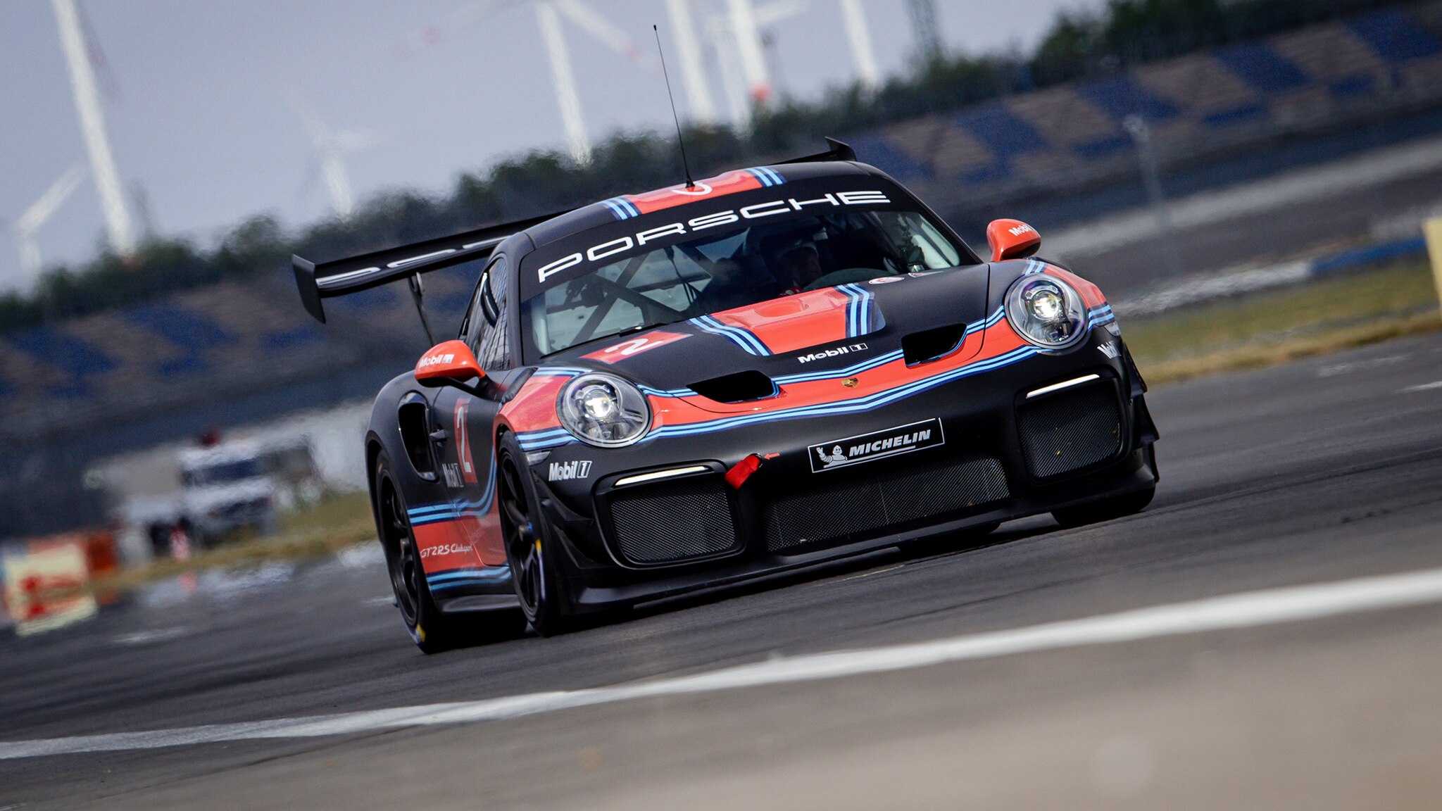 Самый быстрый из дорожных: porsche 911 gt2 rs mr вновь установил рекорд нюрбургринга