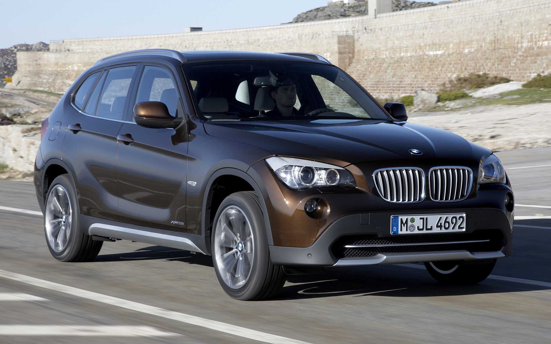 Bmw x1 (f48) характеристики, двигатели, рестайлинг и комплектации