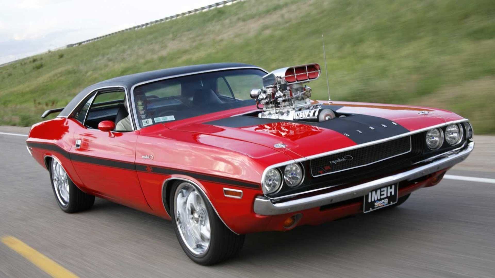 Dodge Challenger третьего поколения дебютировал 6 февраля 2008 года одновременно на автосалонах в Чикаго и Филадельфии Тогда в США его оценили в 40 095