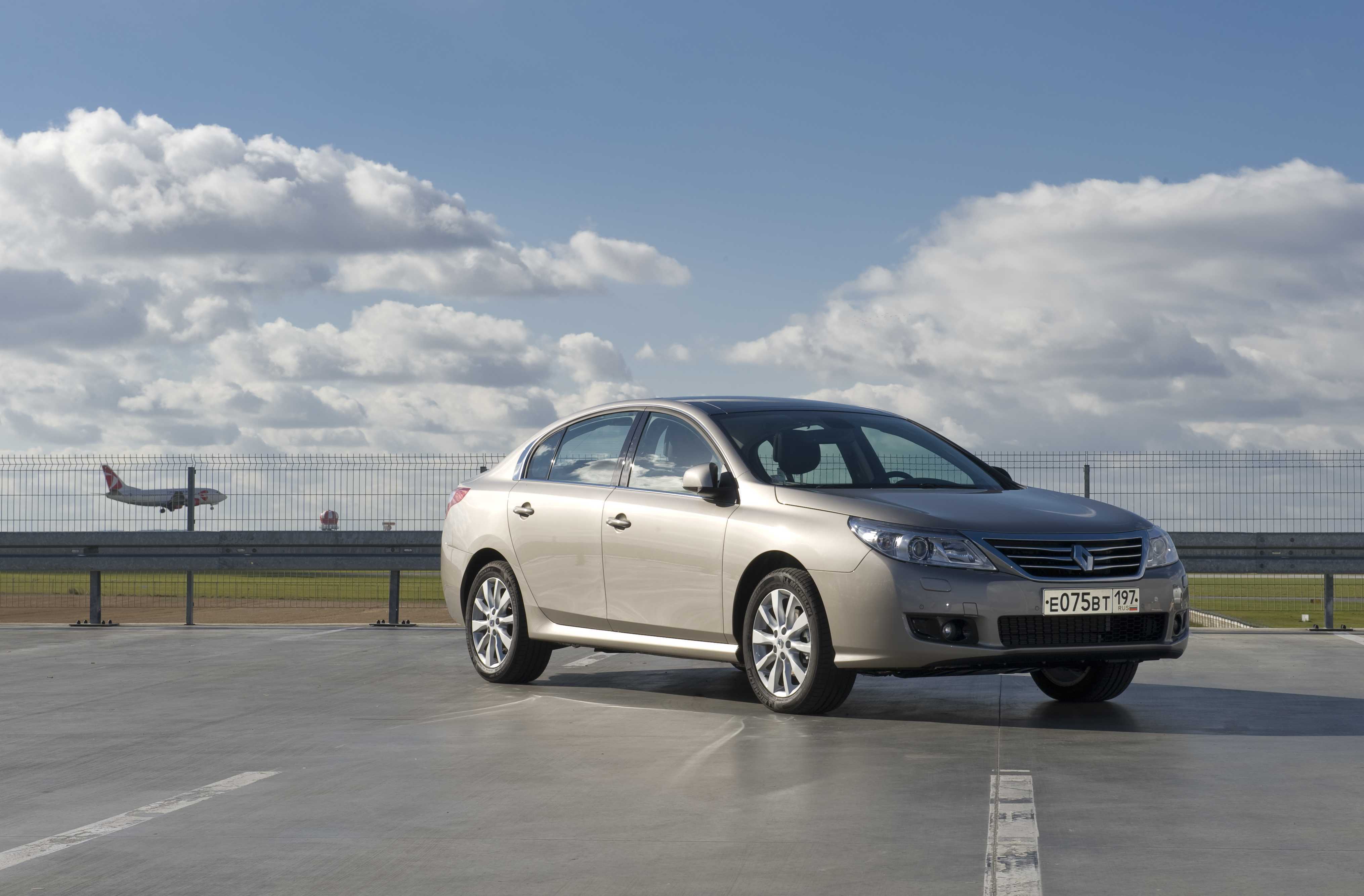 Renault - полный каталог моделей, характеристики, отзывы на все автомобили renault (рено)